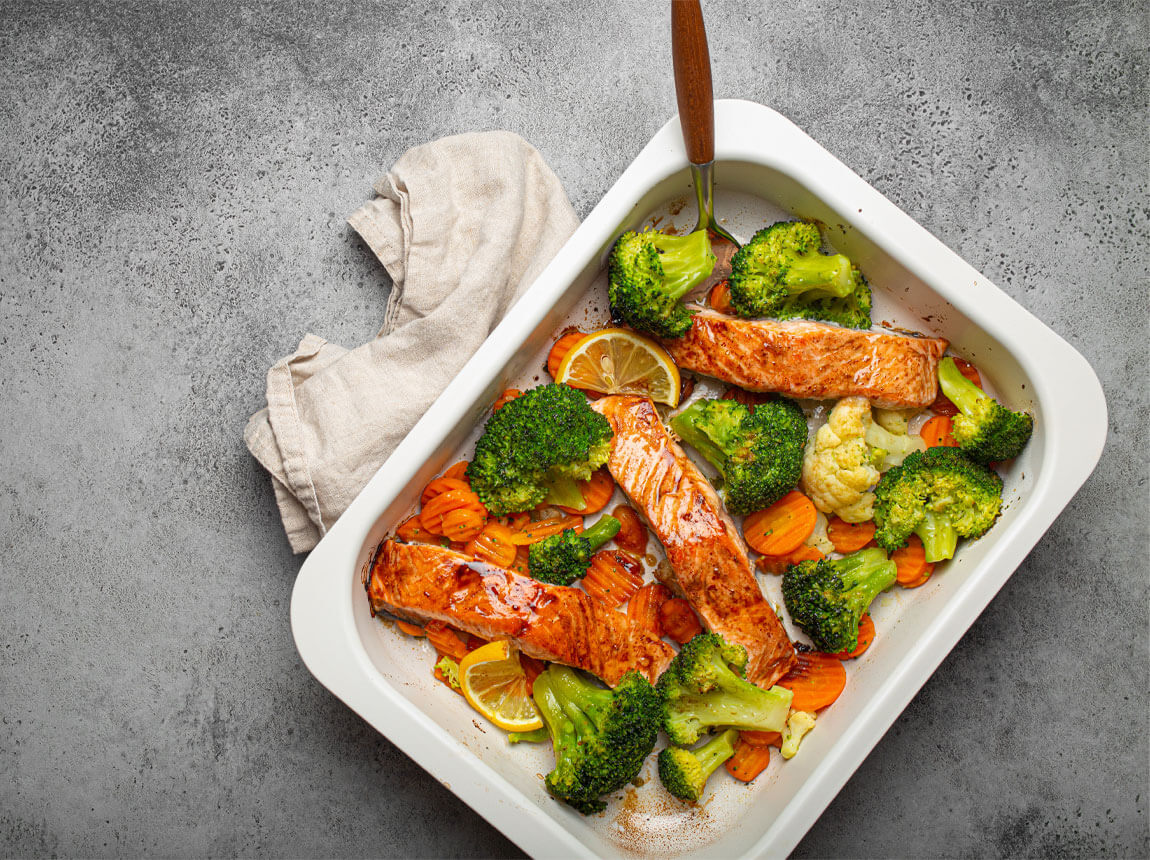 somon la cuptor cu legume 