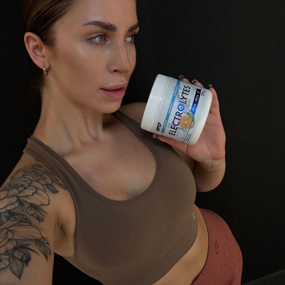 femeie cu electroliți 