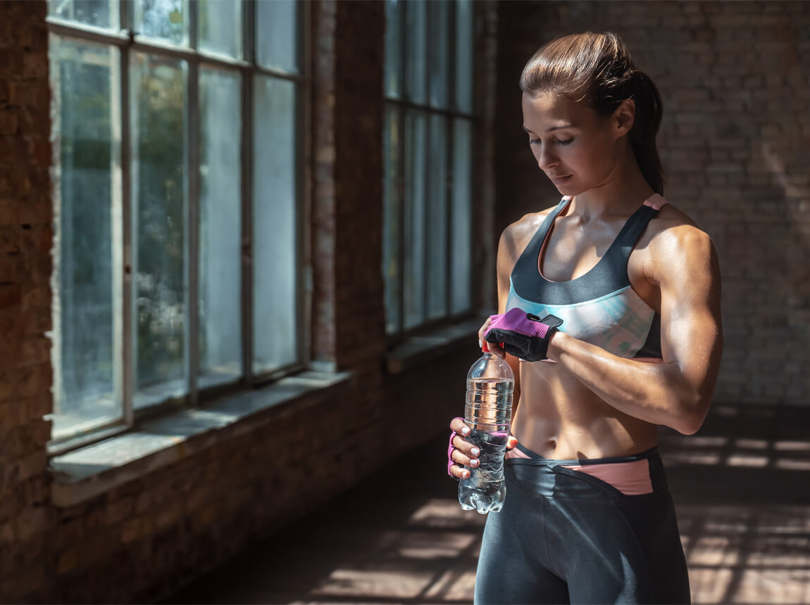 femei - hidratare în timpul antrenamentului 