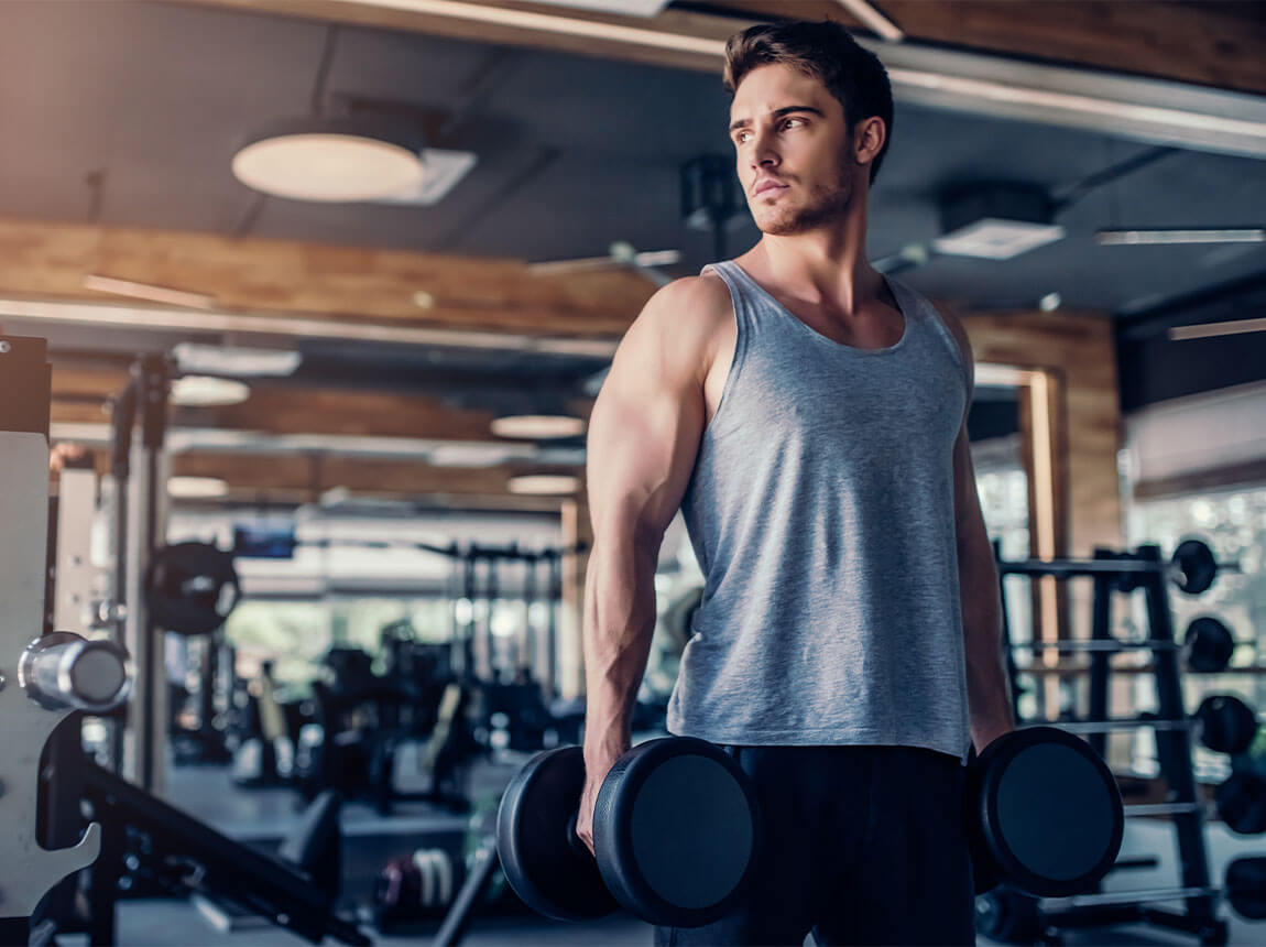 bărbat - antrenament de forță