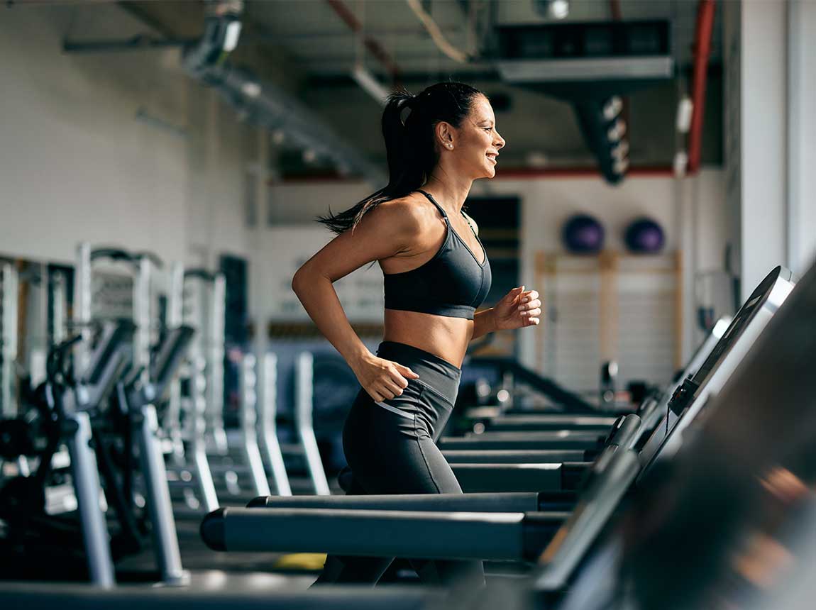 femeie &ndash; antrenament cardio, alergare  