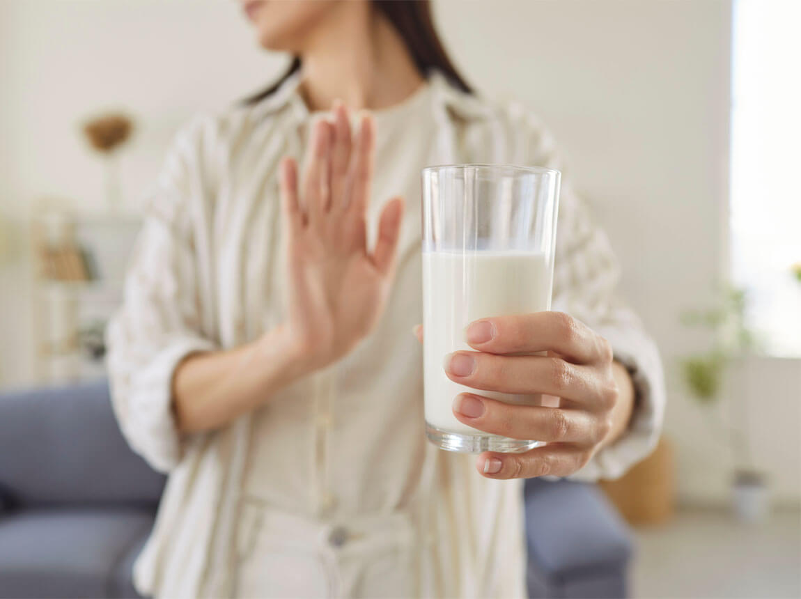 femeie - intoleranță la lactoză