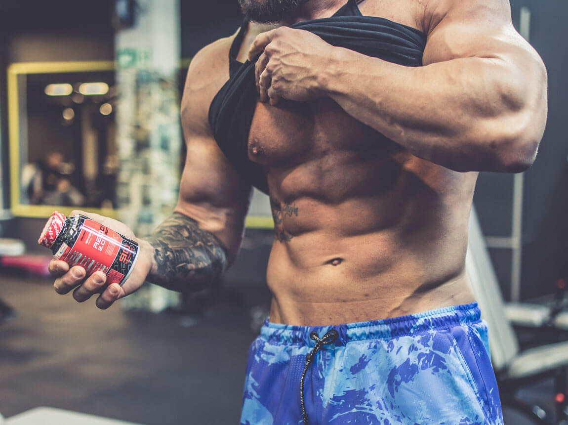 bărbat - abdomen sculptat