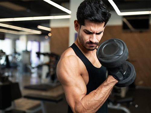 Cum puteți crește rapid circumferința bicepsului?
