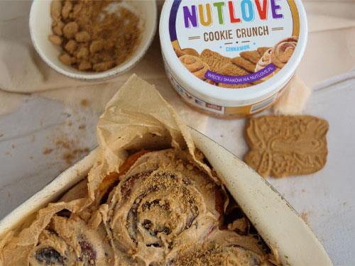 Rețetă pentru rulouri cu scorțișoară și cremă de biscuiți