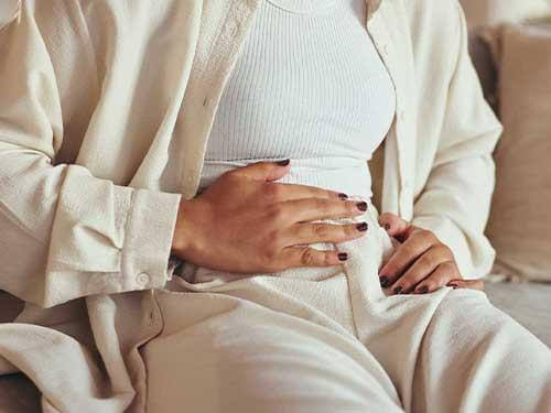 Senzația de fluturare în stomac și intestine – care sunt cauzele?